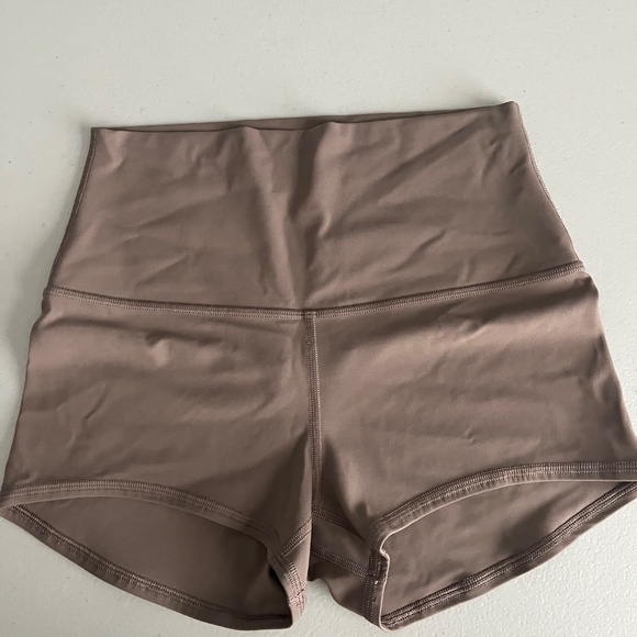 Lululemon Align Bike Shorts 4” - size 6, like new! - Picture 2 of 4